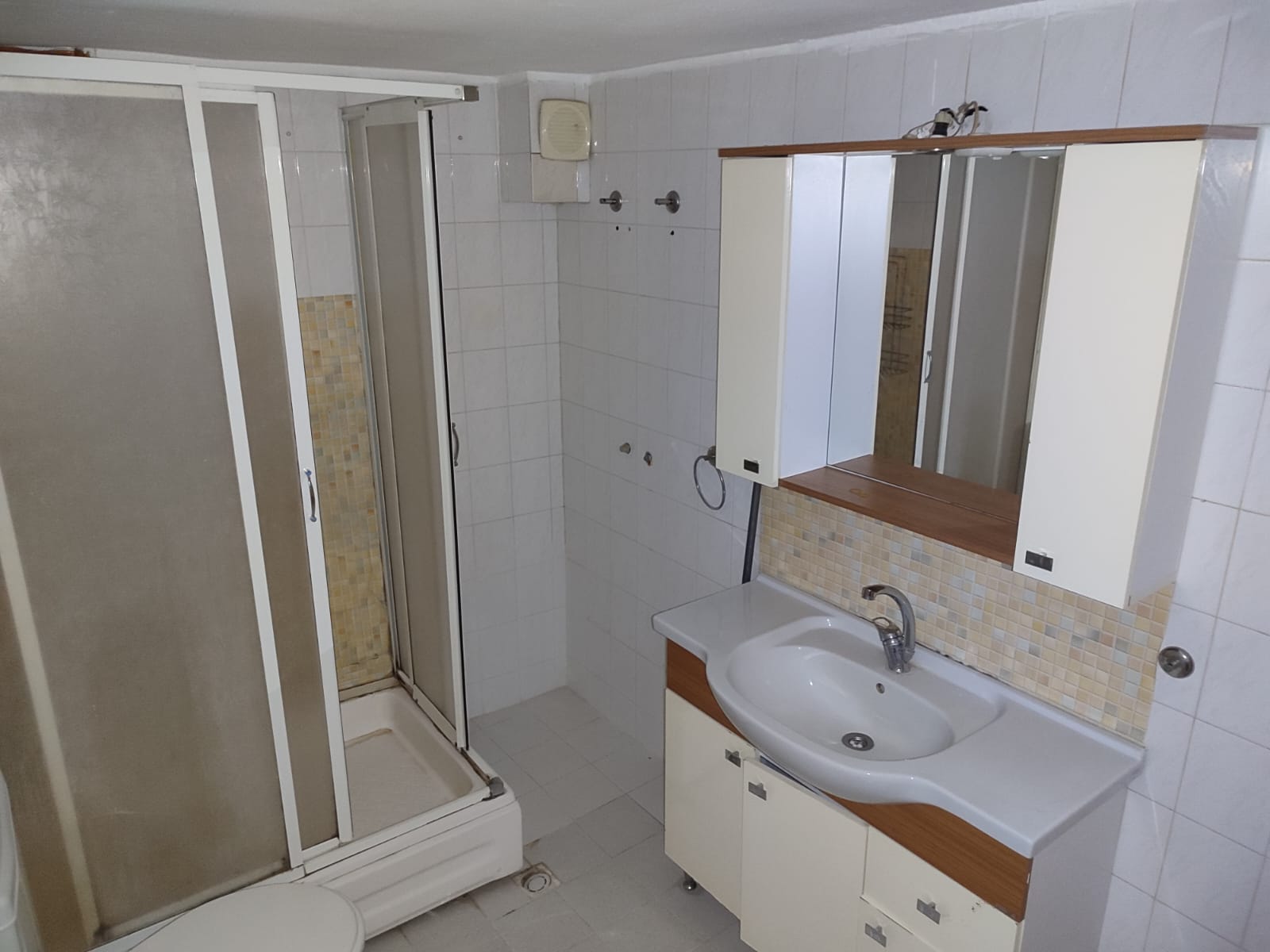 Buca Şirinyer İzban'a Yakın Arakat Geniş 2+1 Daire