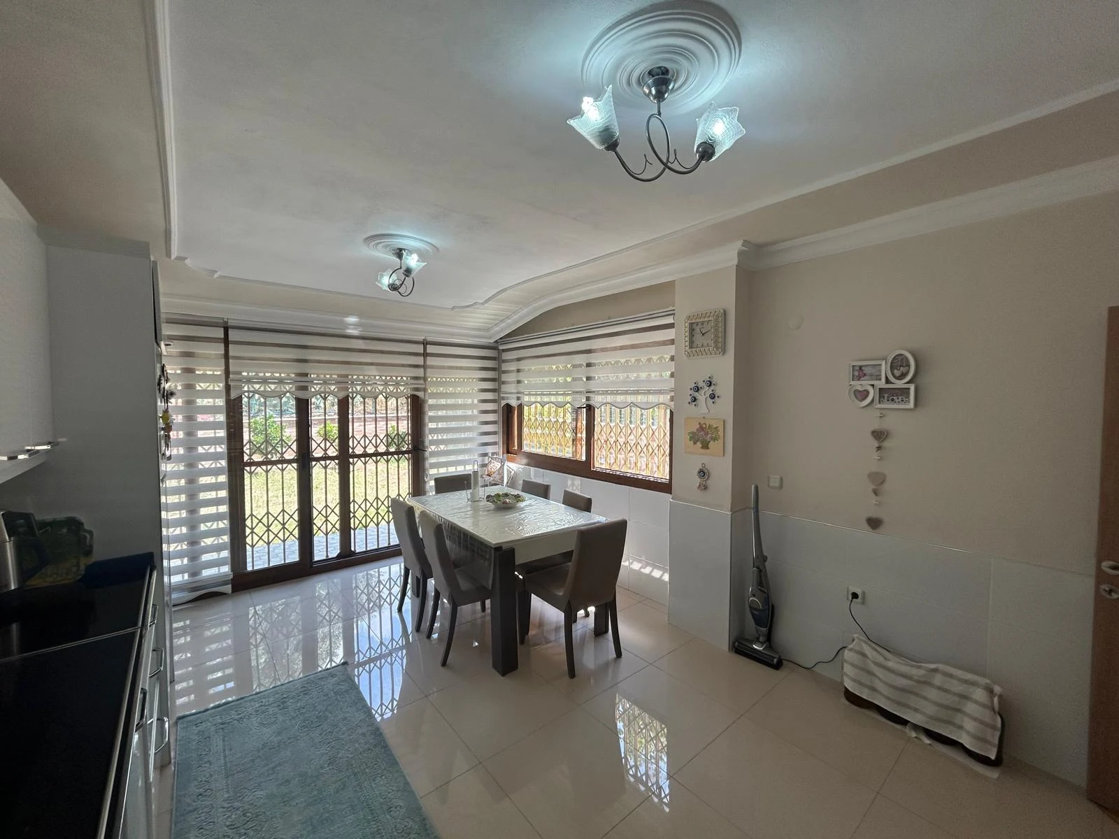 Özdere Çukuraltı Deniz ve Doğa Manzaralı Eşyalı Tripleks Villa