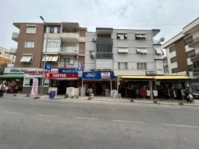 İzmir Büca'da Hareketli Cadde Üzeri 140m2 Devren Kiralık Dükkan