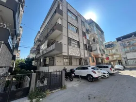 Yiğitler Mahallesi Muhteşem Konumda Tadilatlı Satılık 3+1
