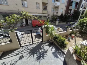 Buca Efeler Mahallesi'nde Okul ve Hastanelere Yakın Ara Kat 3+1 Daire