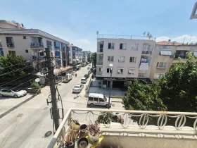 Buca Yiğitler Mahallesi Merkezi Konumda Ara Kat 3+1 Satılık Daire