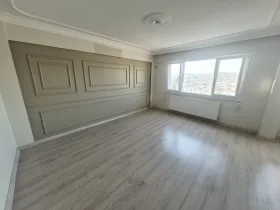 Buca Efeler Mahallesi Merkezi Konumda İlkokul Yakını 3+1 Satılık Daire